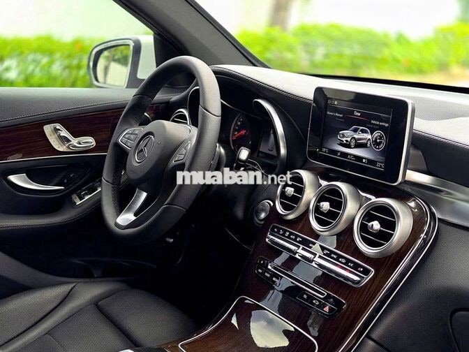 Mercedes GLC200 2019 zin mới cực đẹp