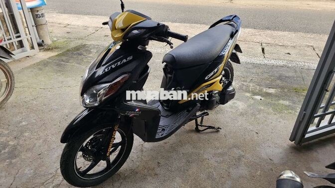 Yamaha Luvias GTX Đen vàng