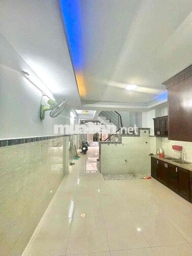 CHO THUÊ NHÀ MỖI PHÒNG ĐỀU CÓ WC RIÊNG-HẺM HẬU GIANG -QUẬN 6