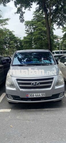 Hyundai Starex 2016 9 chỗ Dầu Bạc
