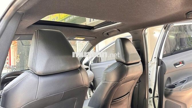 Toyota Corolla Cross 1.8V 2022 Trắng 40.000 km