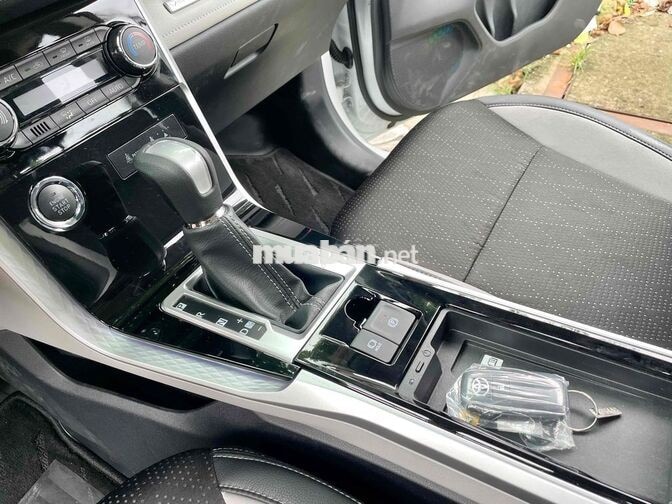 Toyota Veloz Top 2026 Trắng siêu lướt 2.000km