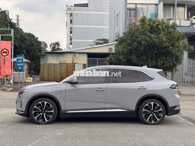 VINFAST VF8 PLUS 2025 PIN MUA SẠC KGH XE CTY XHĐ