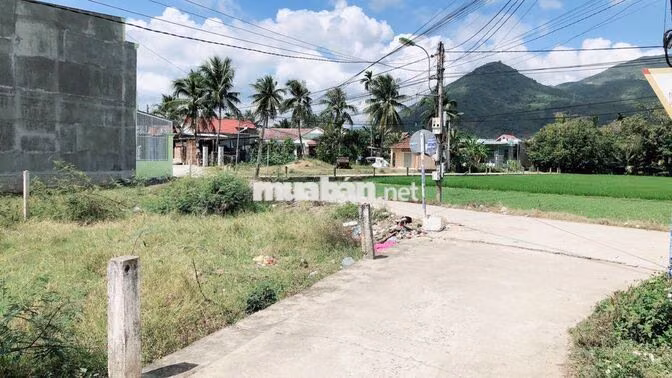 Chính chủ bán lô đất mặt tiền thôn Tây, đường Ô tô
