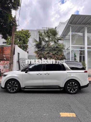 Kia Carnival 7 chỗ xanh wash Trắng full dầu