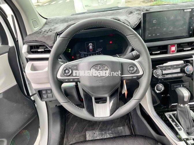 Toyota Veloz Top 2026 Trắng siêu lướt 2.000km