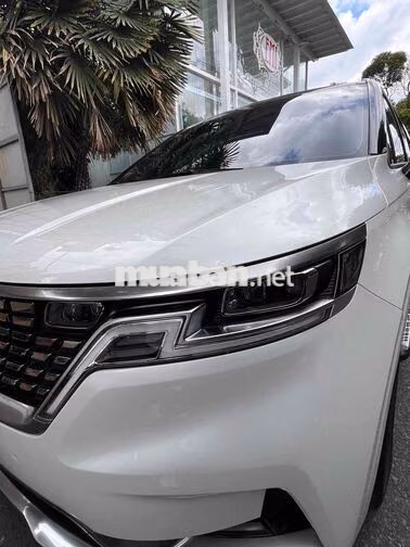 Kia Carnival 7 chỗ xanh wash Trắng full dầu