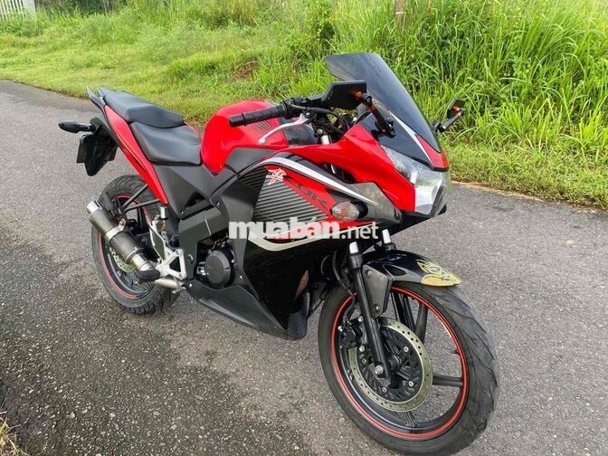 Honda CBR Đỏ đen Xe côn tay