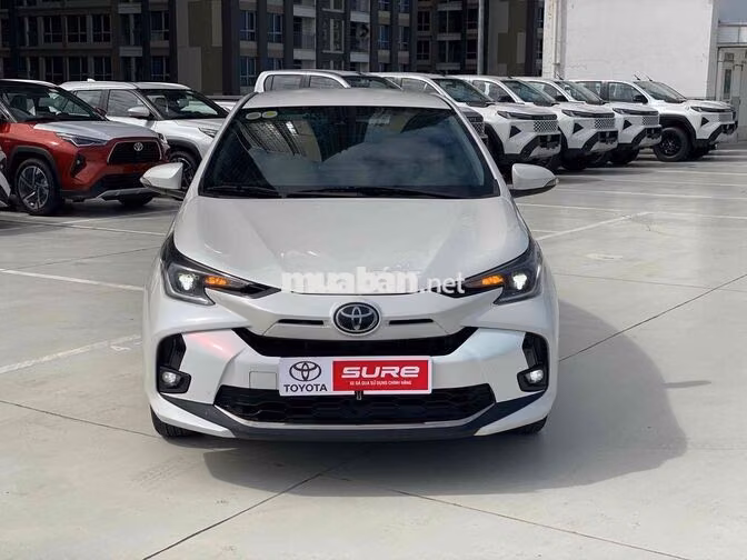 Toyota Vios 1.5G CVT 2025 Trắng Tự động