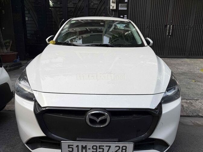 Mazda 2 AT Trắng 10000 km Tự động