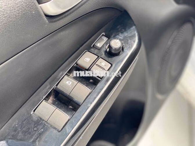 Toyota Vios 1.5G CVT 2025 Trắng Tự động