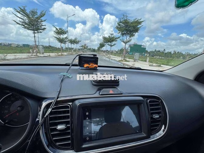 KIA Soluto Luxury Trắng 5 chỗ 2021