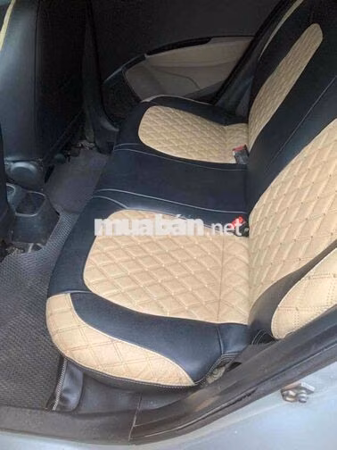 Hyundai i10 2014 SX bản đủ Bạc