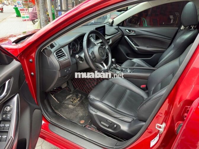 Bán xe Mazda 6 2.0 AT 2019 số tự động màu đỏ