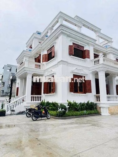 biệt thự đẹp mua về ở ngay nhà xây chắc chắn