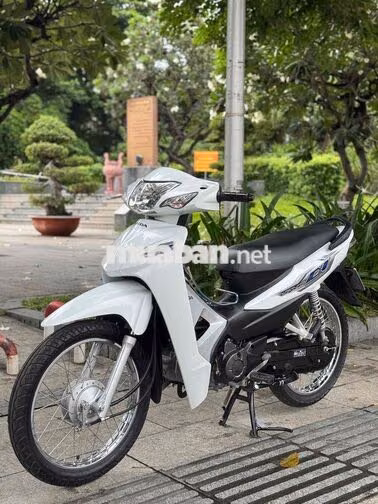 Wave A 110 2023 Trắng đen 15.000km bstp chính chủ