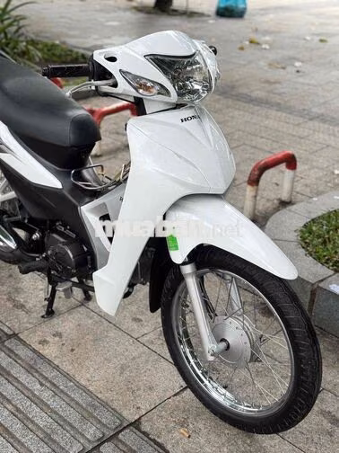 Wave A 110 2023 Trắng đen 15.000km bstp chính chủ
