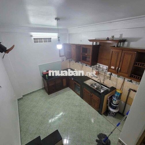 Cho thuê nhà nguyên 3x11m trệt 1 lầu 2pn2wc (nơ trang long p11 BT )