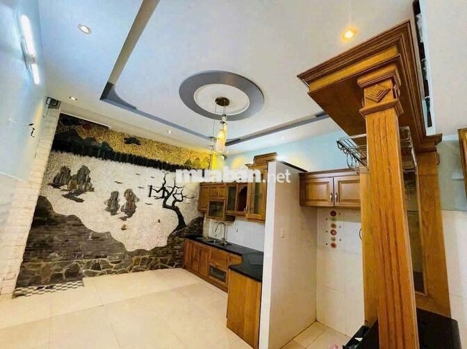 Cho thuê nhà nguyên căn 1 trệt 3 lầu, sân thượng, sân phơi, 4 pn 