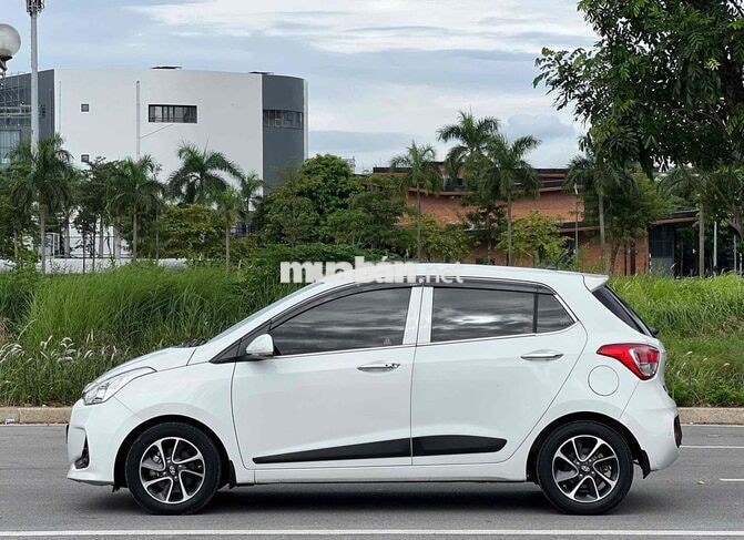 Hyundai I10 AT 2018 76000 km Trắng