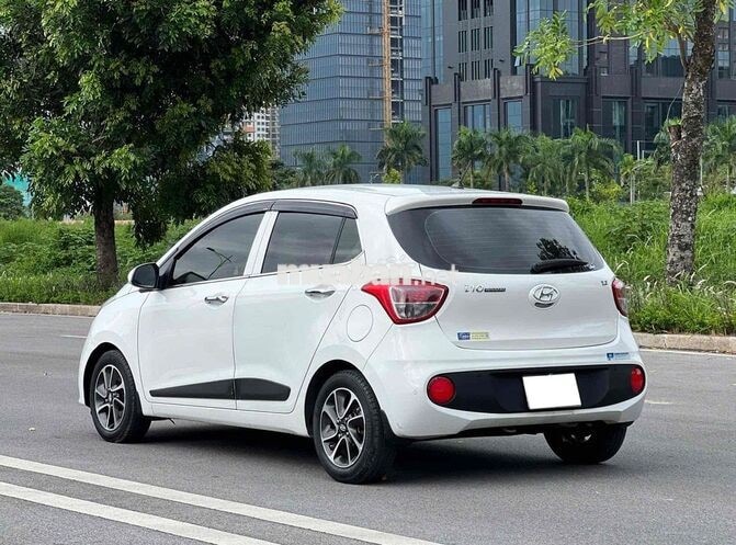 Hyundai I10 AT 2018 76000 km Trắng