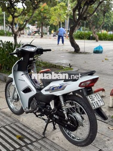 Wave A 110 2023 Trắng đen 15.000km bstp chính chủ