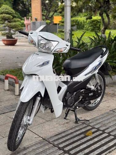 Wave A 110 2023 Trắng đen 15.000km bstp chính chủ