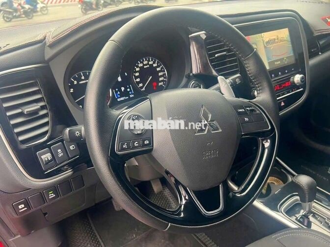 Mitsubishi Outlander 2022 Đỏ 24.800 km