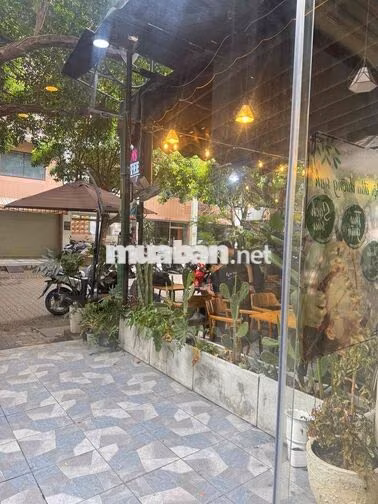 Mặt bằng kinh doanh khu sầm uất