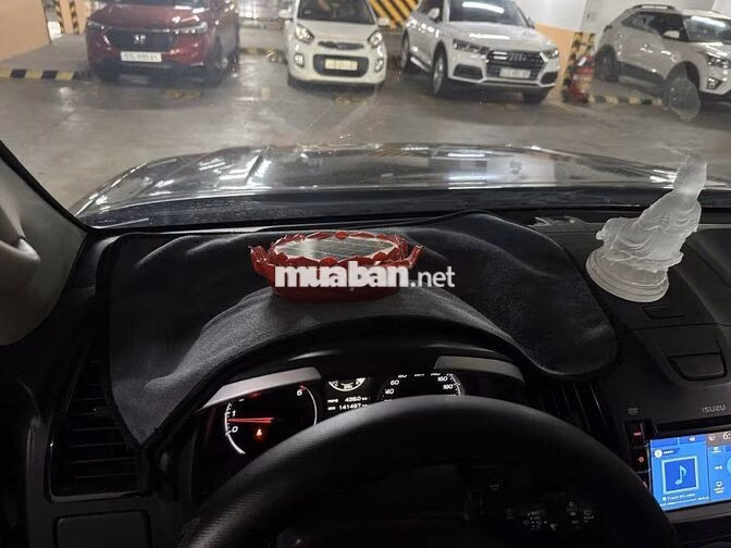 Isuzu mu-X Limited 2017 Đen