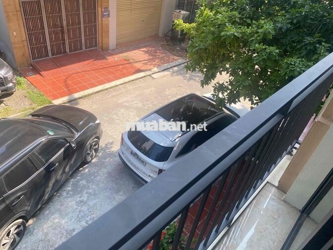 Cho thuê văn phòng Vạn Phúc 85m², tầng 1-2, 11tr/tháng