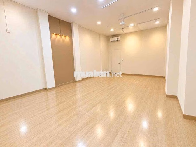 Mặt bằng kinh doanh khu sầm uất