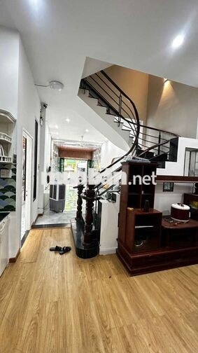 Cho thuê nhà mặt tiền nguyễn phúc chu, 1 trệt 2 lầu 4pn 3wc 5x20m 