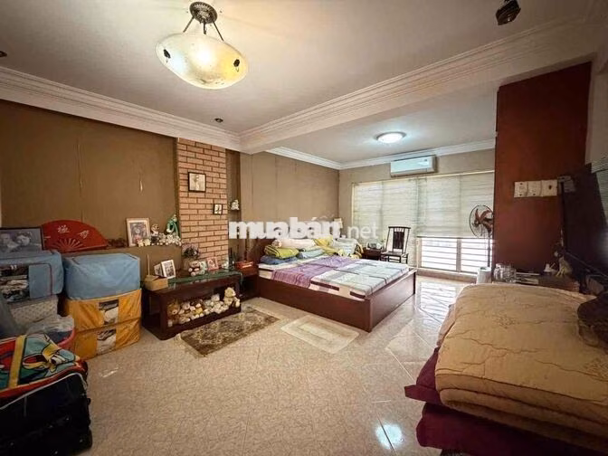 Tổng giãm 3.3 tỷ, giá chào mới chỉ 16.9 tỷ.   Hoàng Hoa Thám -121M2 -