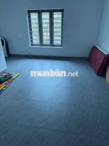 cho thuê nhà 2 tầng 2 p ngủ riêng