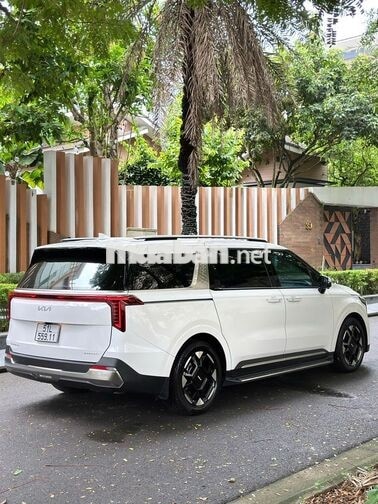 Kia Carnival Signature 2024 Trắng 12.000 Km