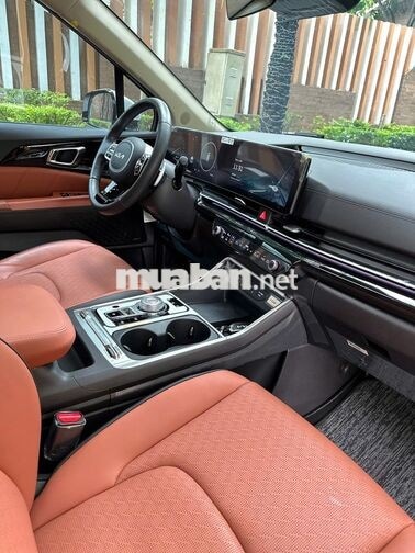 Kia Carnival Signature 2024 Trắng 12.000 Km