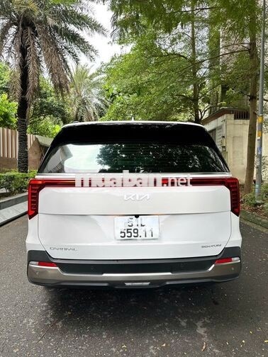 Kia Carnival Signature 2024 Trắng 12.000 Km
