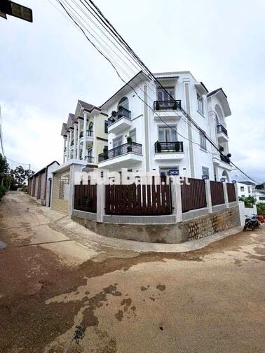 Nhà Đà Lạt mới 3 tầng nội thất cao cấp 4 tỷ 050 triệu
