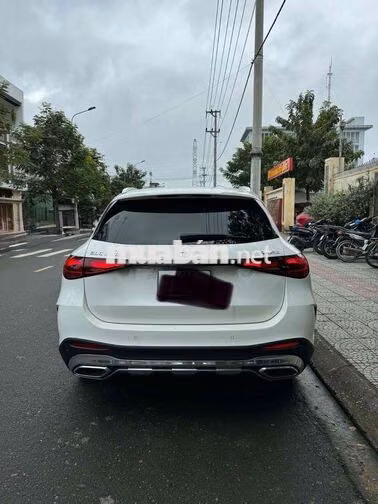 Mercedes-Benz GLC 300 V1 2023 Trắng 30.000 km