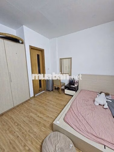 cho Nữ thuê 01 phòng riêng trong căn hộ 96m2- 3PN  cao cấp Golden West