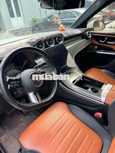 Mercedes-Benz GLC 300 V1 2023 Trắng 30.000 km