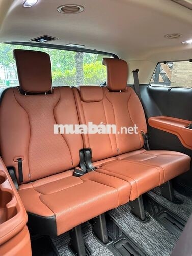 Kia Carnival Signature 2024 Trắng 12.000 Km