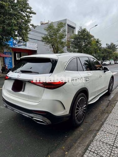 Mercedes-Benz GLC 300 V1 2023 Trắng 30.000 km