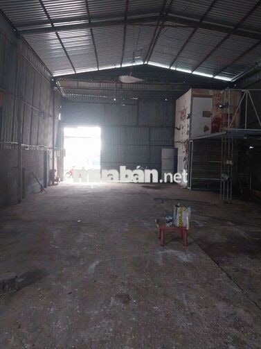 cần cho thuê xưởng xuân Thới Sơn.DT 10 x24  giá 12 triệu xe tải  lớn