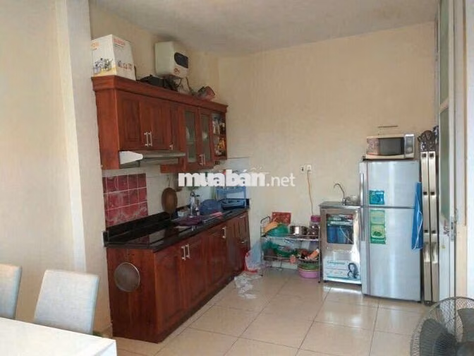 Cho thuê nhà Bát Khối - Ô tô đỗ gần - Đầy đủ nội thất. Giá 6,5tr