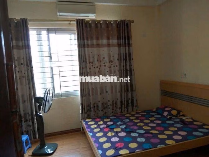 Cho thuê nhà Bát Khối - Ô tô đỗ gần - Đầy đủ nội thất. Giá 6,5tr