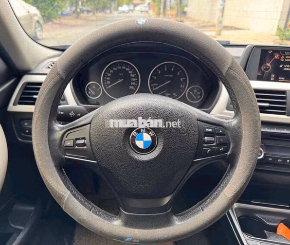 BMW 320i Tự động Xám