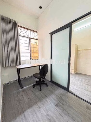 Tách bếp cửa sổ trời ngay Tại Gần Sân Bay Ga T1