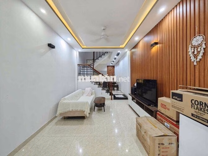 CHO THUÊ NHÀ 3 TẦNG KIỆT Ô TÔ ĐƯỜNG 2 THÁNG 9